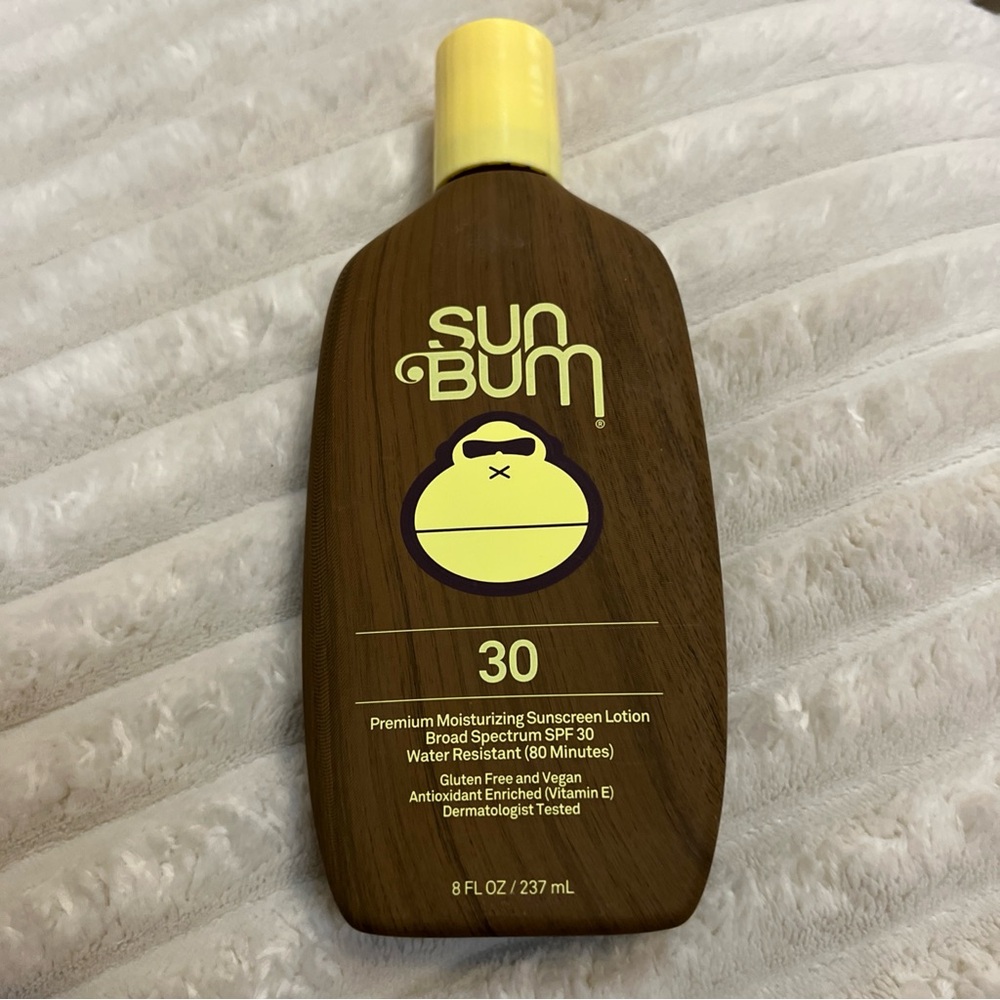 Sun Bum Premium Moisturizing Sunscreen Lotion SPF 30. 8oz. New